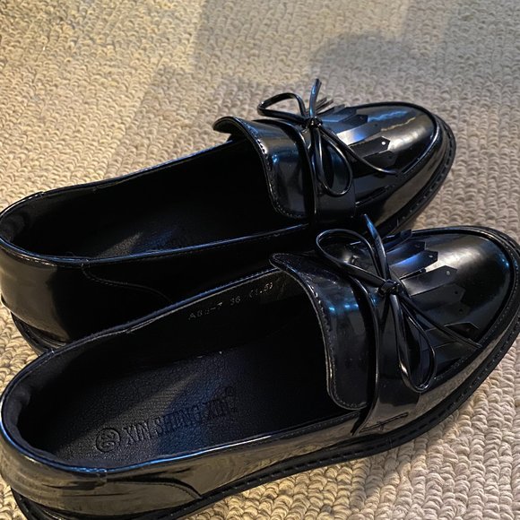 Round toe slip-on flat - Picture 2 of 2